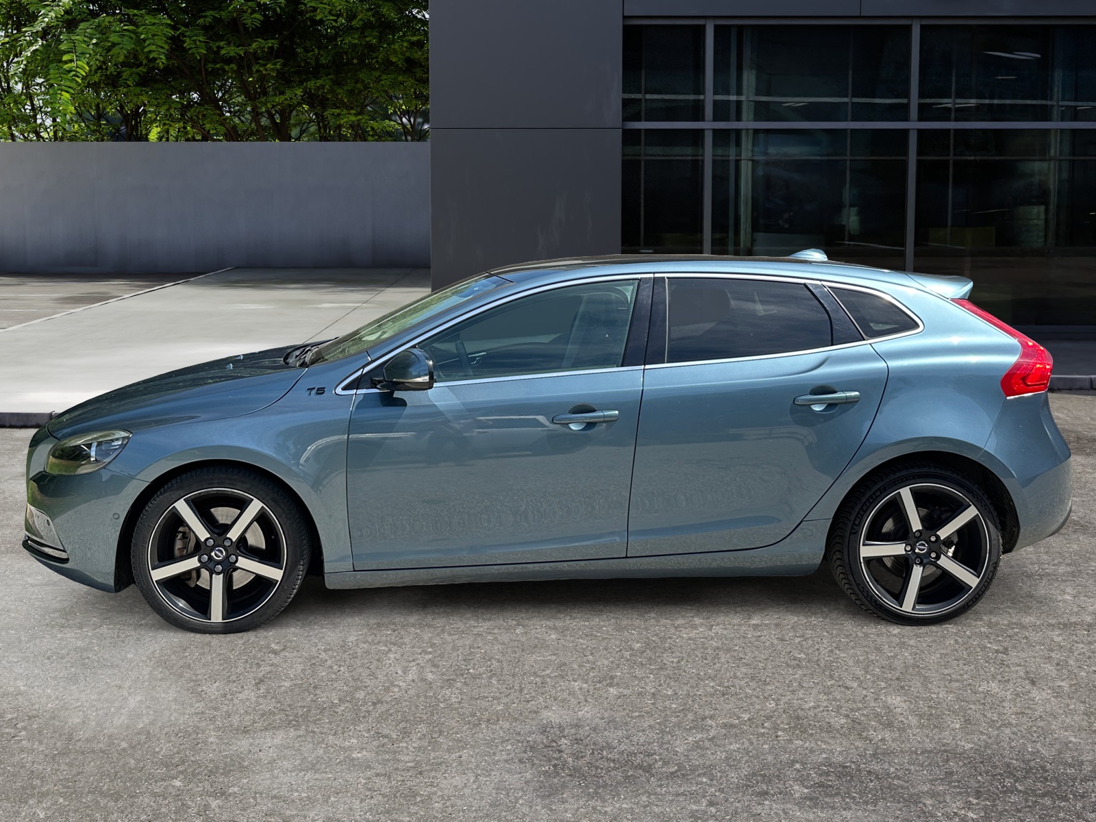 Volvo V40 1