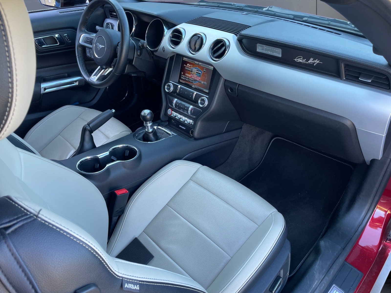 Ford Mustang 12