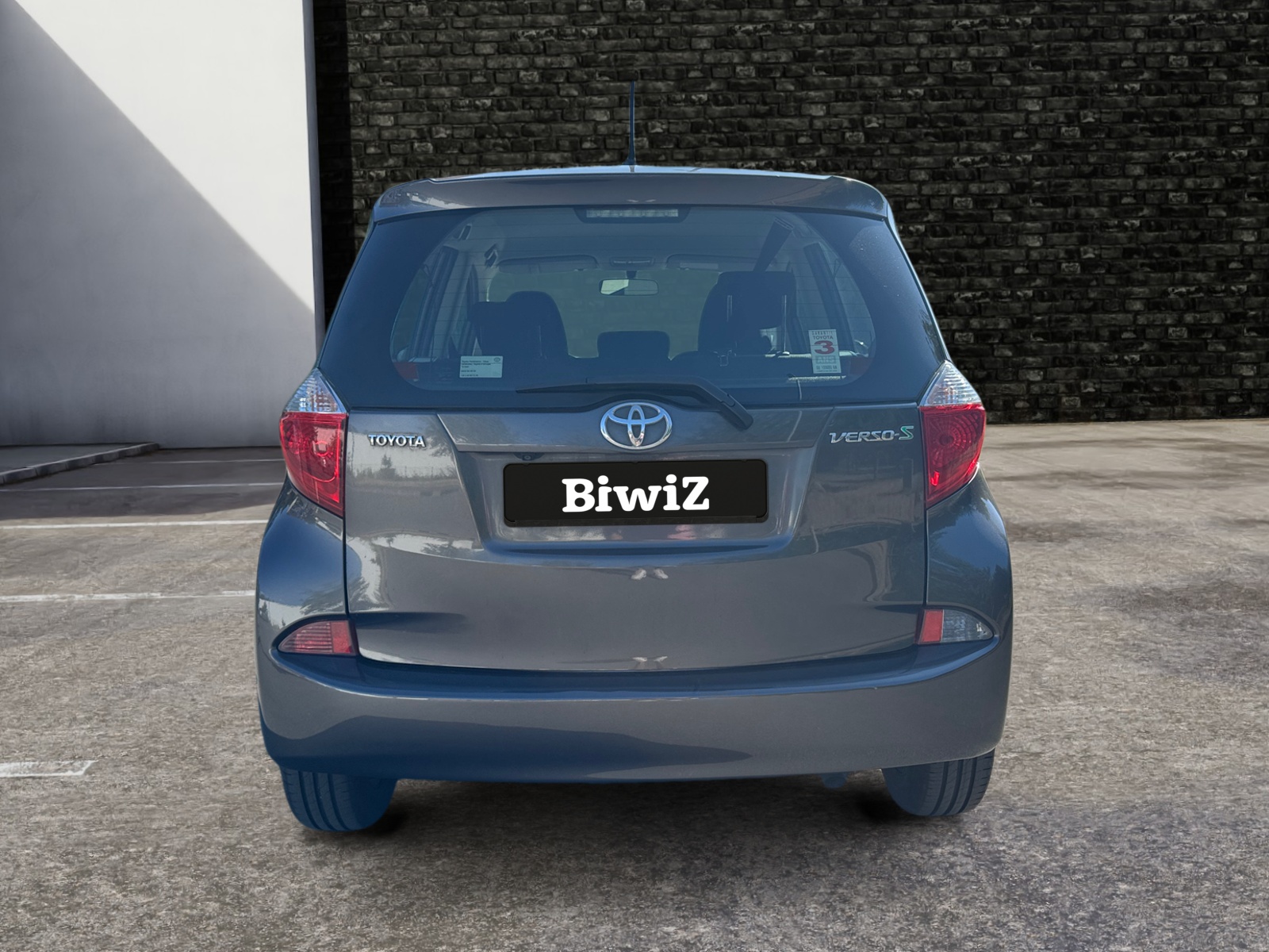 Toyota Verso-S 3