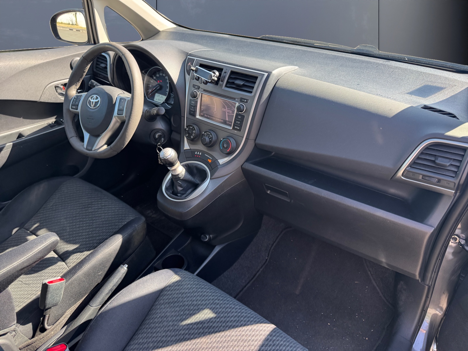 Toyota Verso-S 12