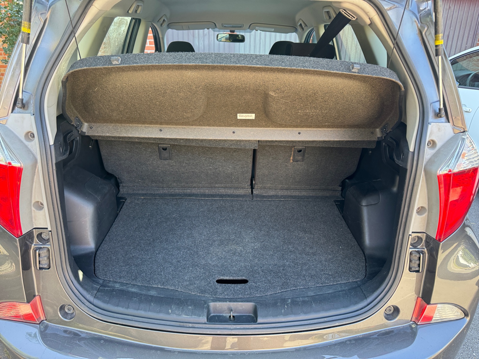 Toyota Verso-S 29