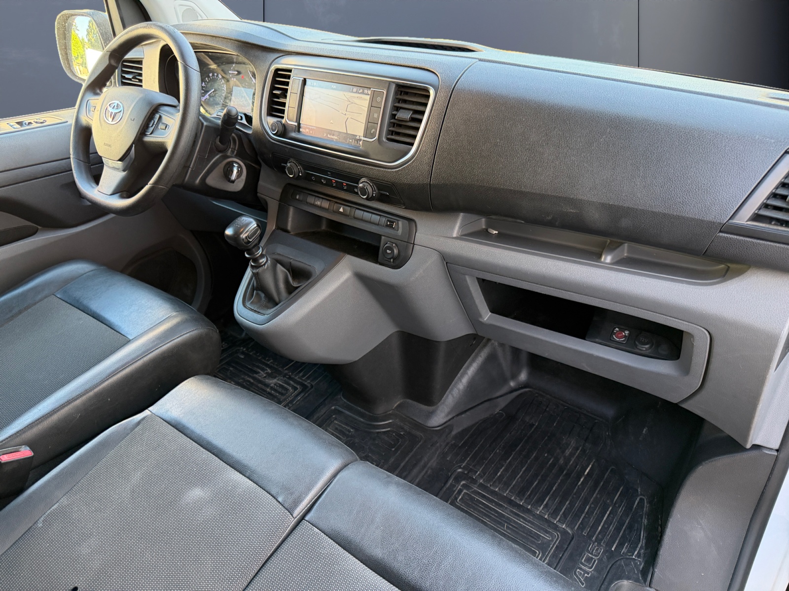 Toyota Pro Ace 12
