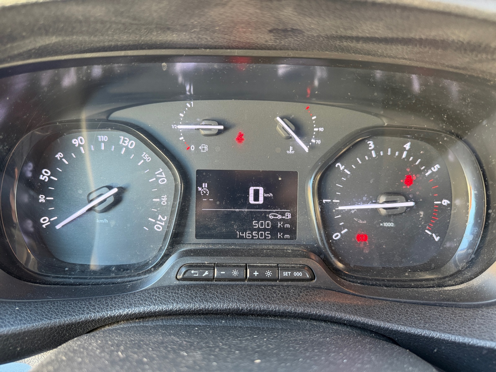 Toyota Pro Ace 16