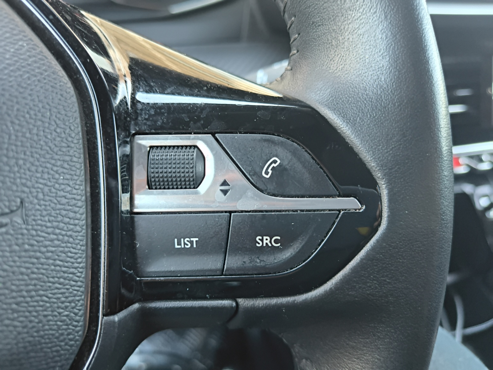 Peugeot 2008 24