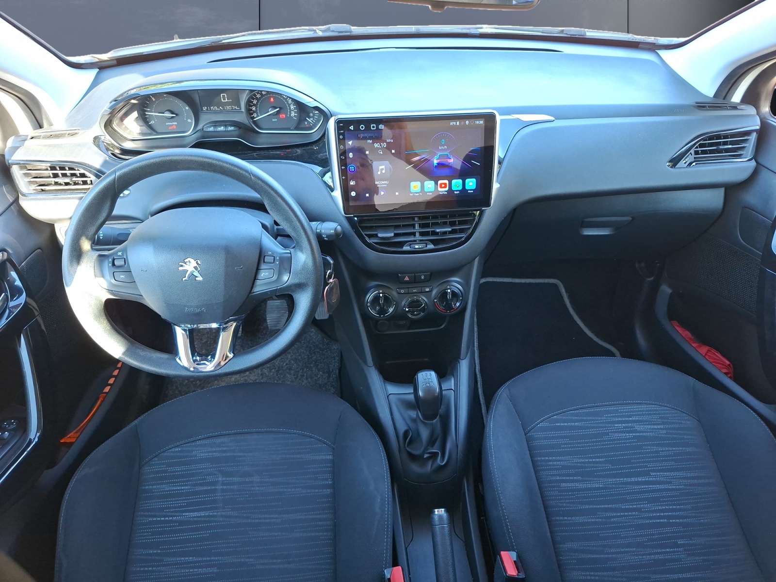 Peugeot 208 14