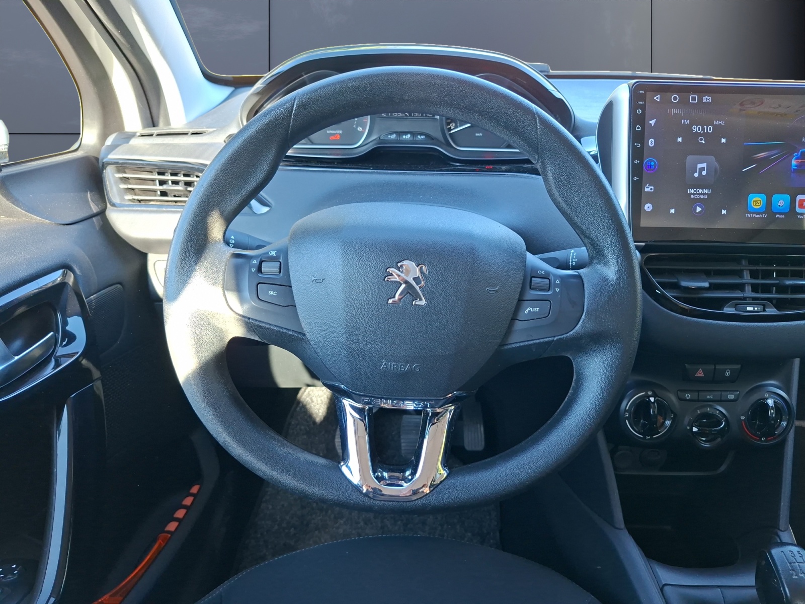 Peugeot 208 15