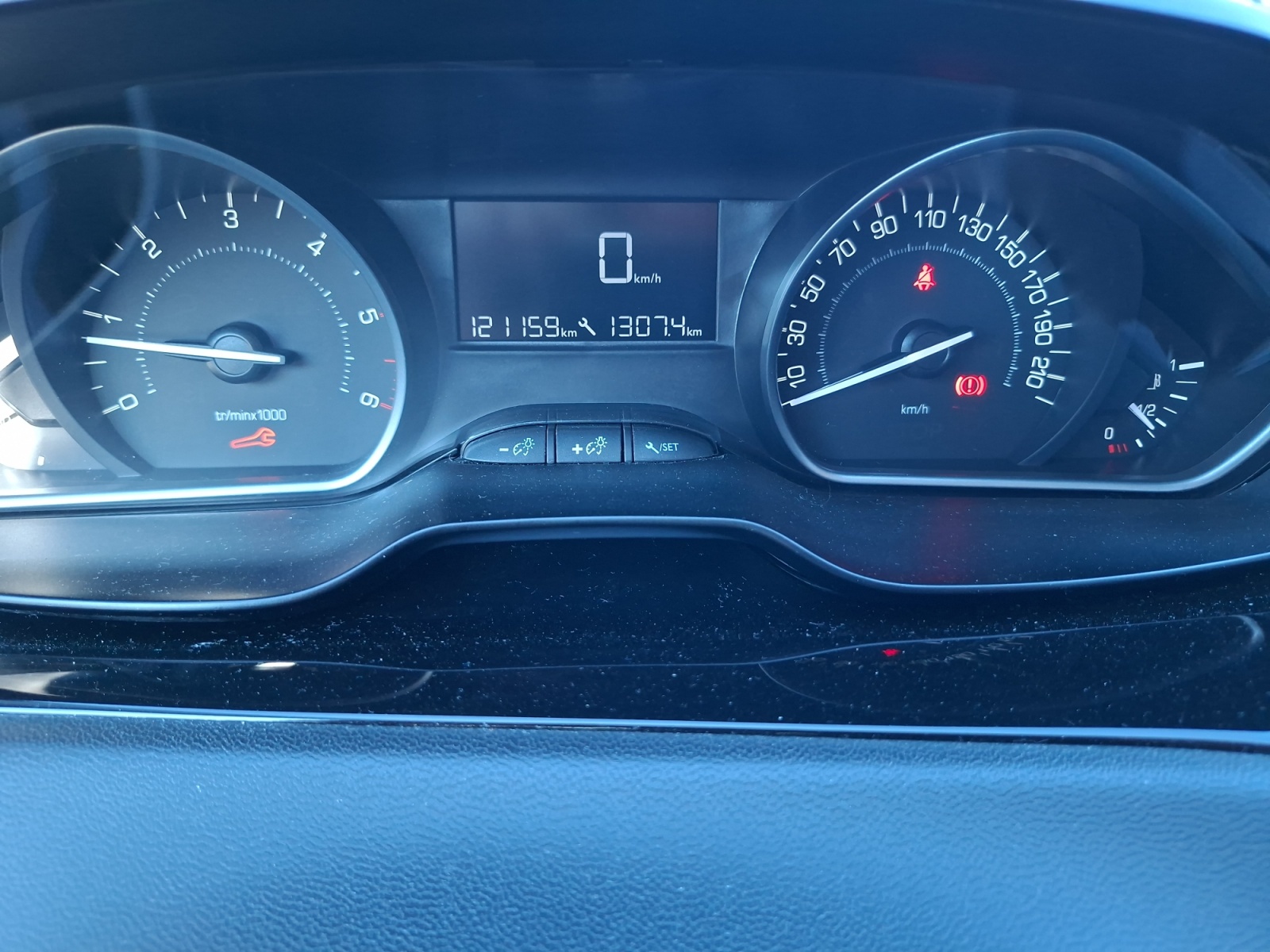 Peugeot 208 16