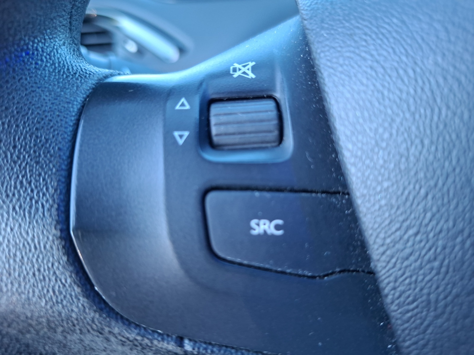 Peugeot 208 24