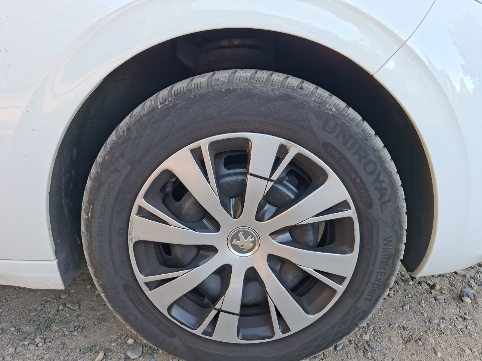 Peugeot 208 36