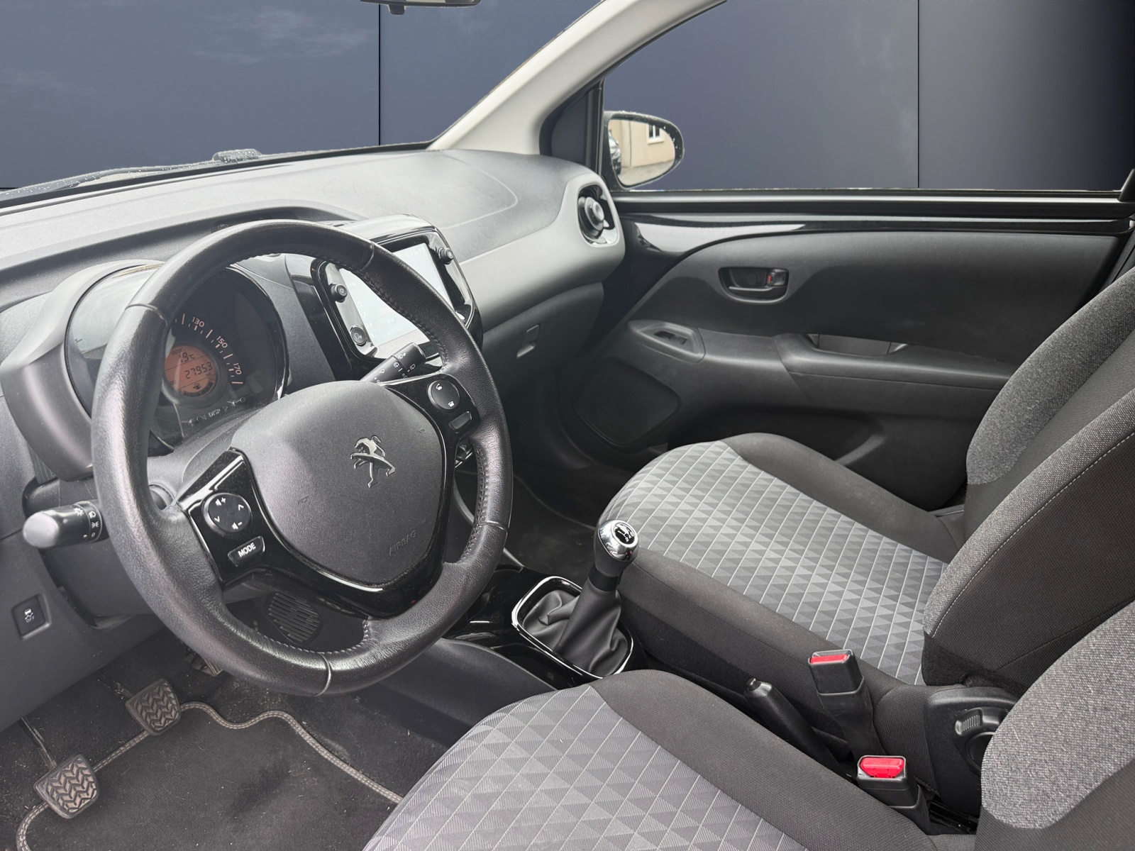 Peugeot 108 8