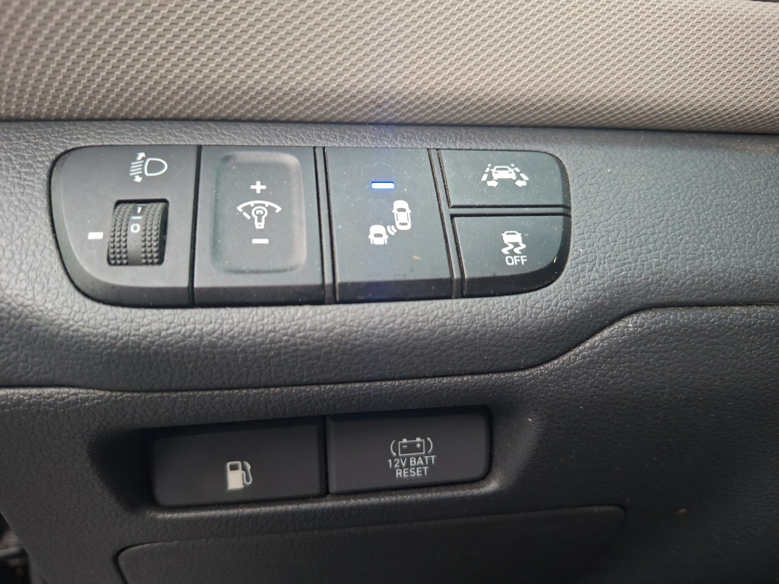 Hyundai Ioniq 18