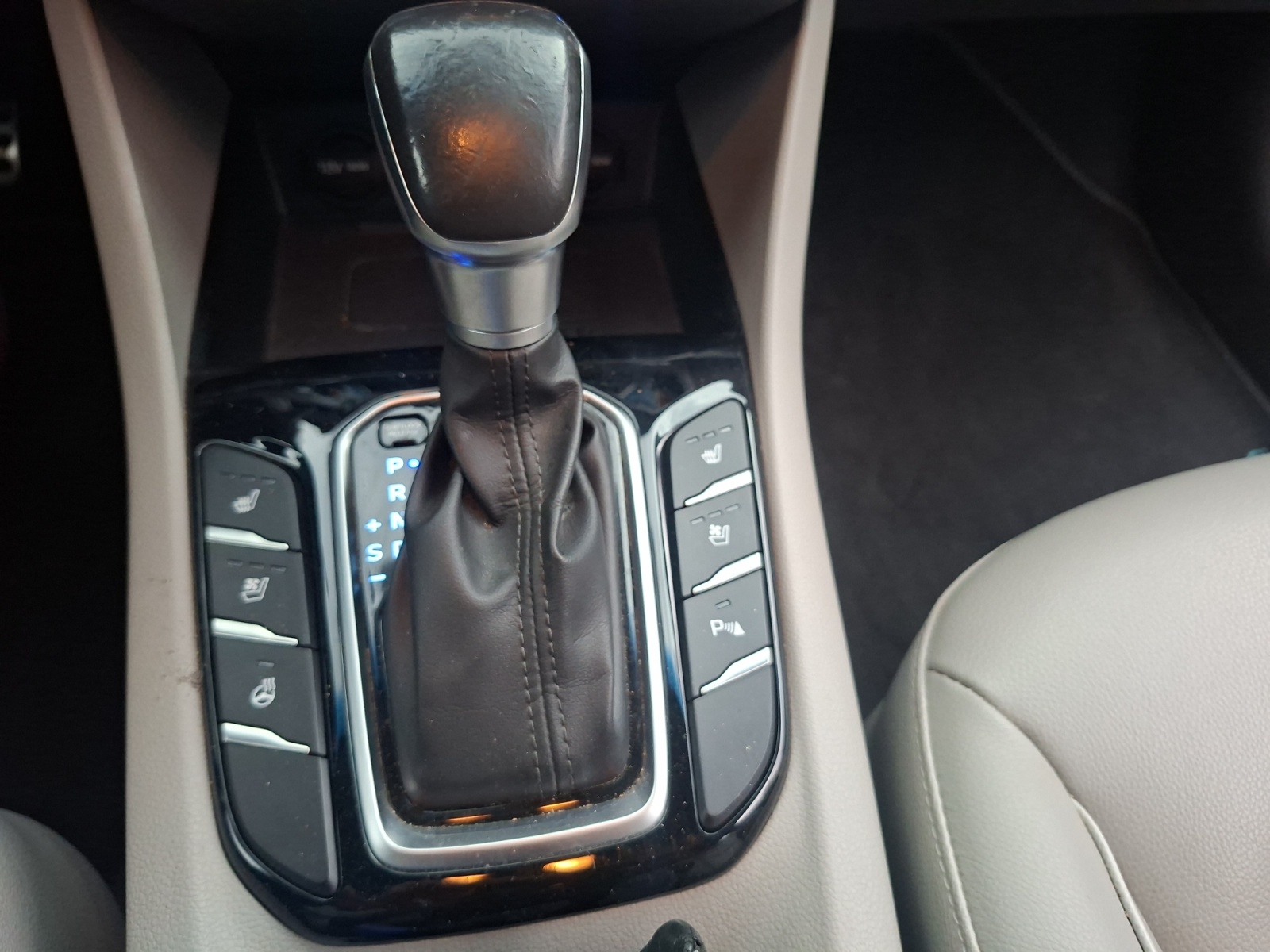 Hyundai Ioniq 26