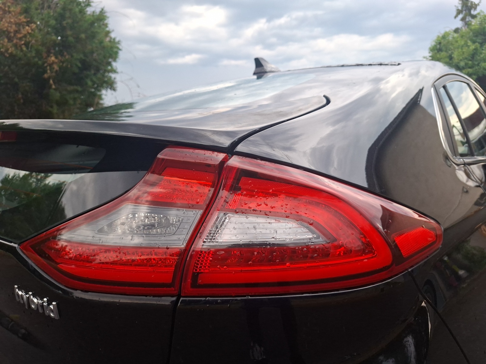 Hyundai Ioniq 32