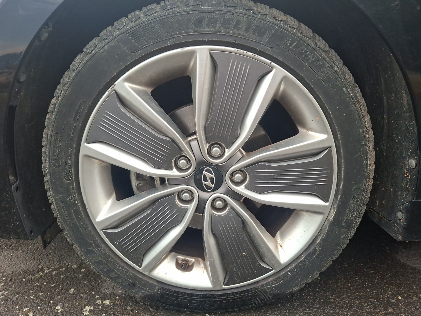 Hyundai Ioniq 34