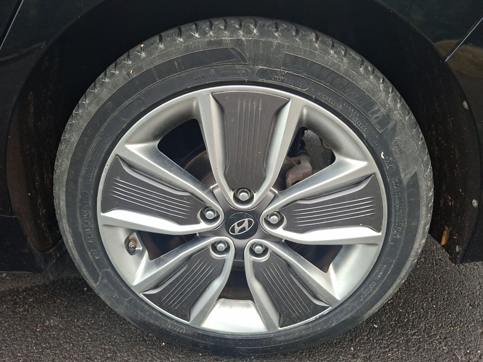 Hyundai Ioniq 35