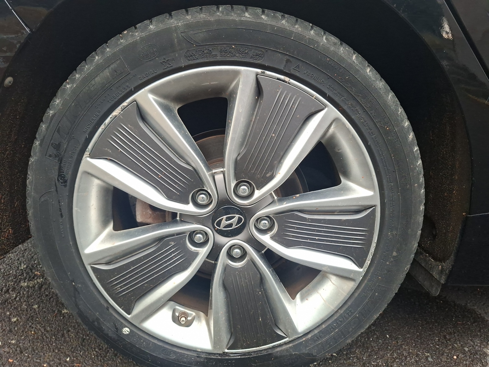 Hyundai Ioniq 36