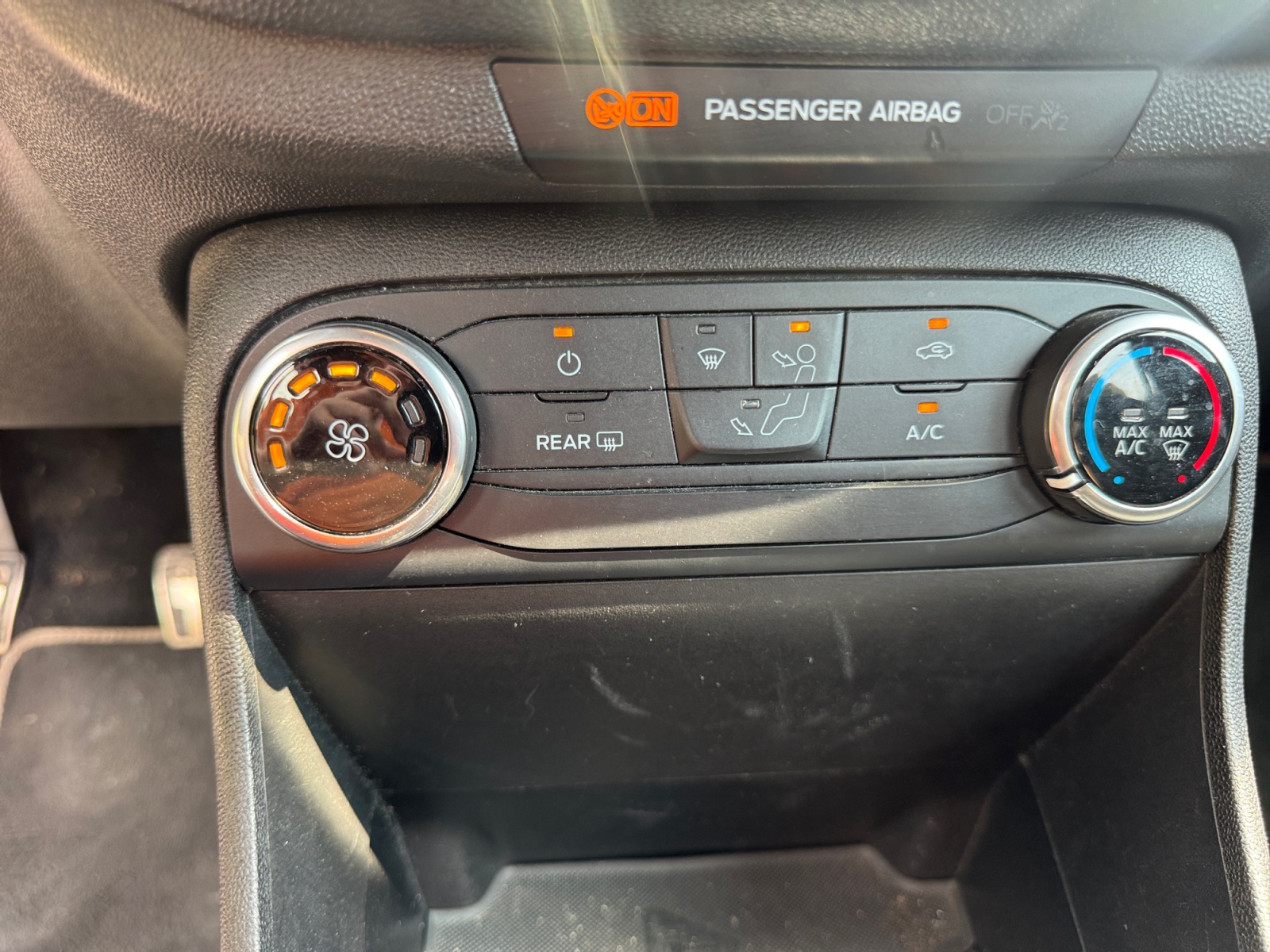 Ford Fiesta 24