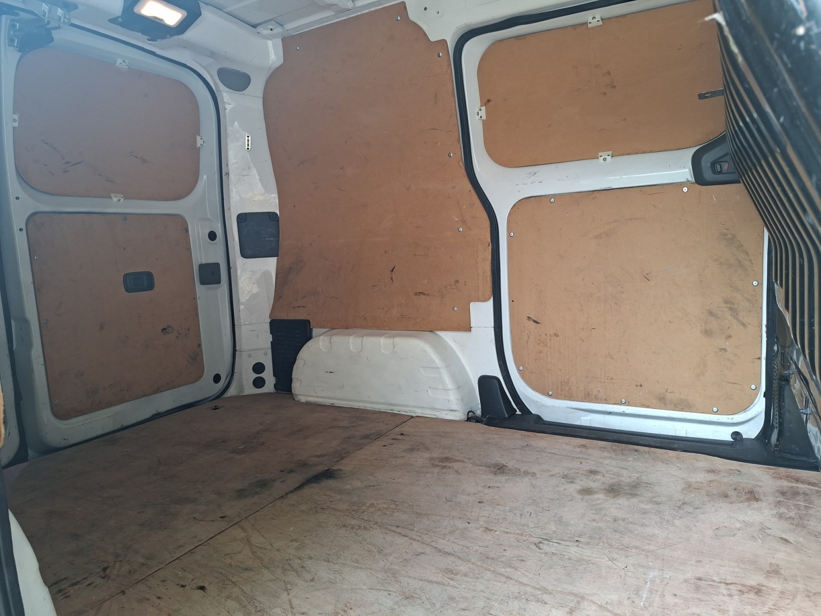 Nissan Nv200 Vu 11