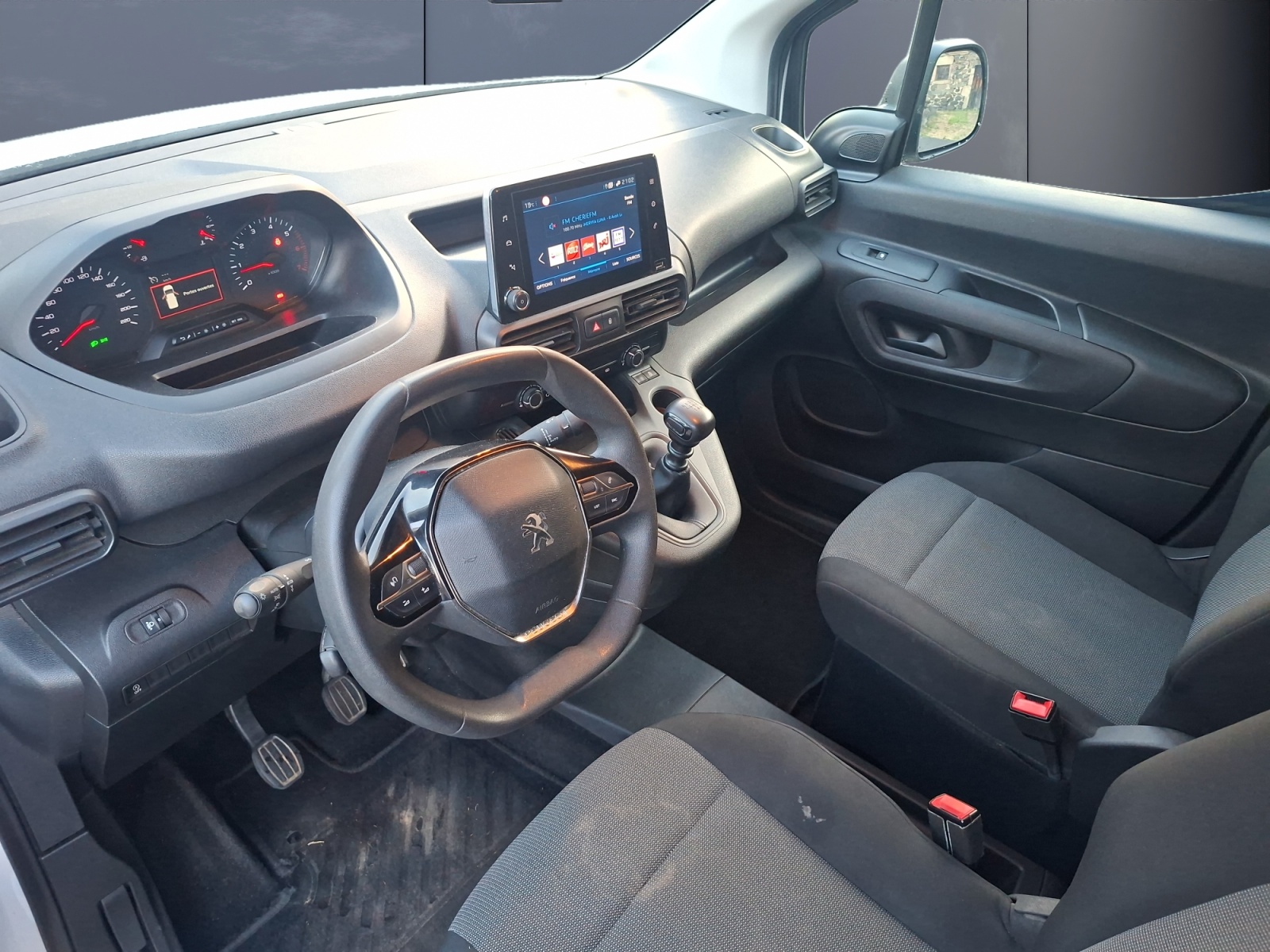 Peugeot Partner 8