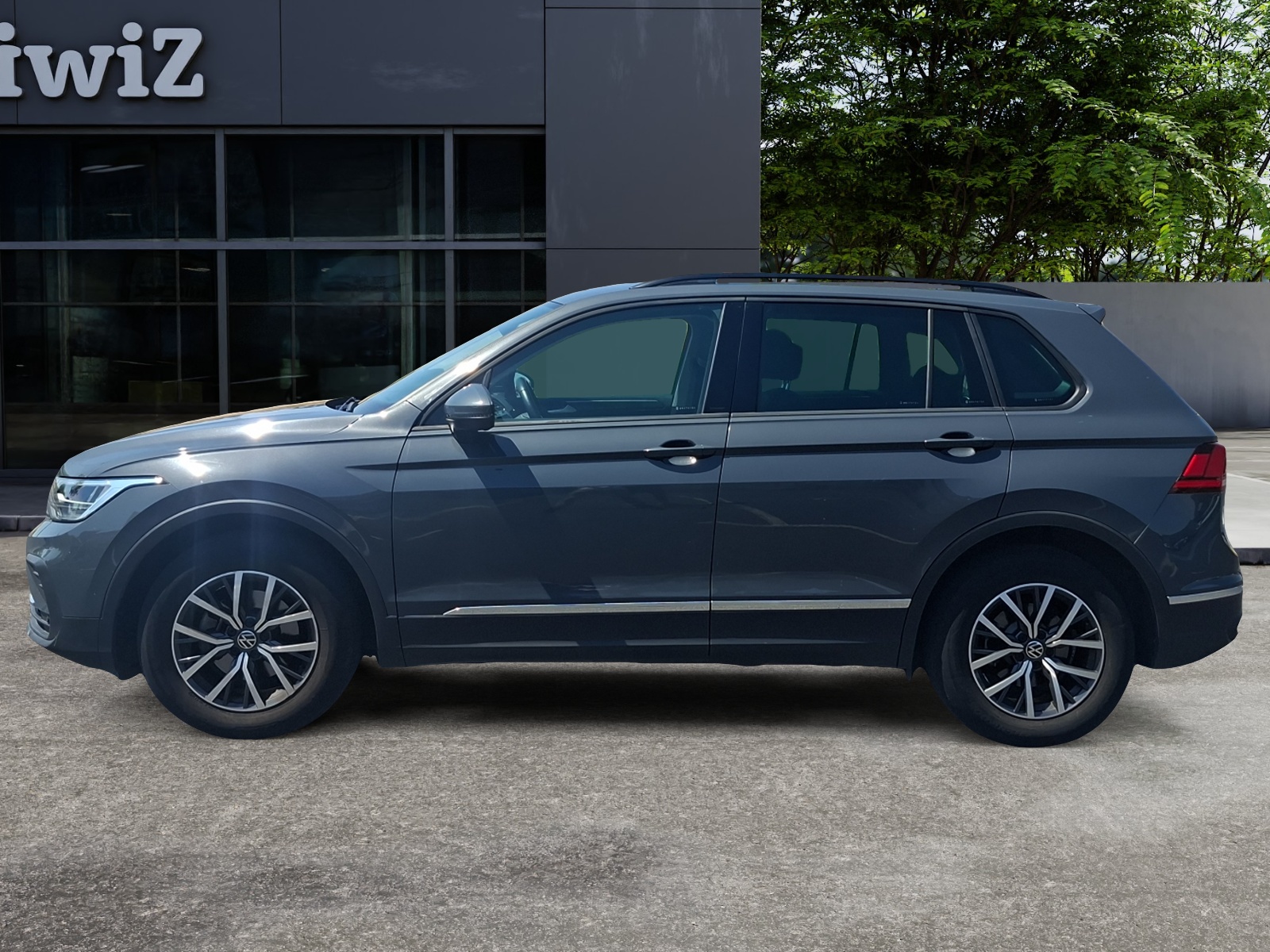 Volkswagen Tiguan 1