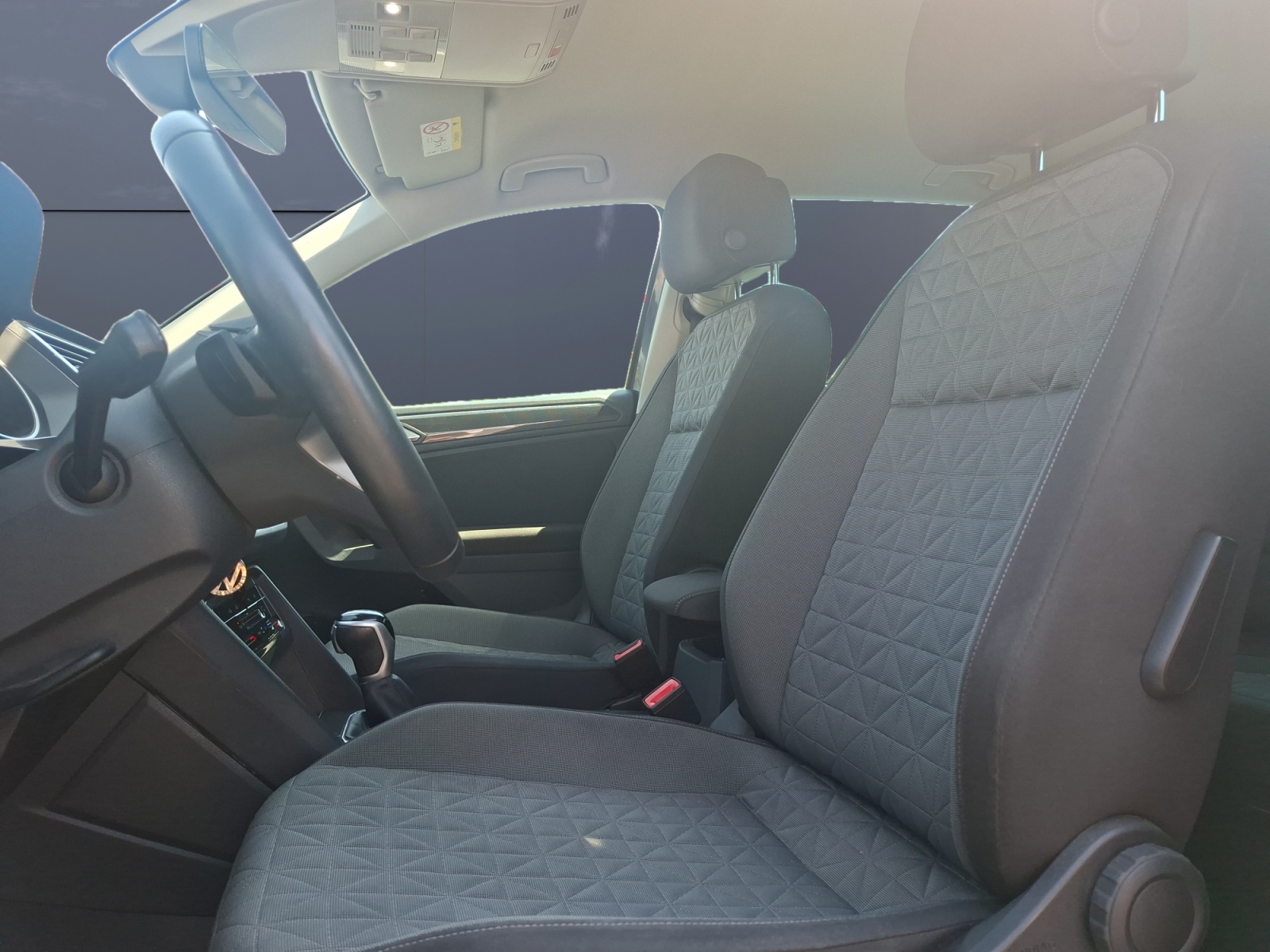 Volkswagen Tiguan 9