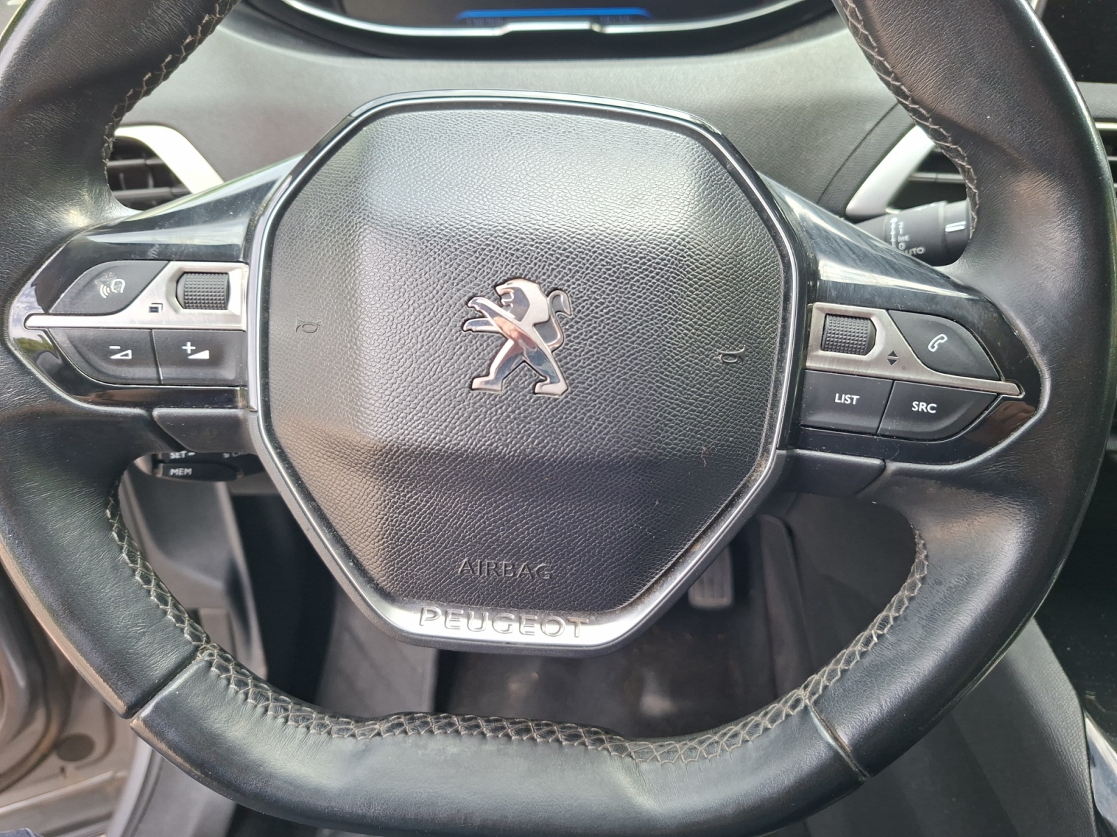 Peugeot 3008 16