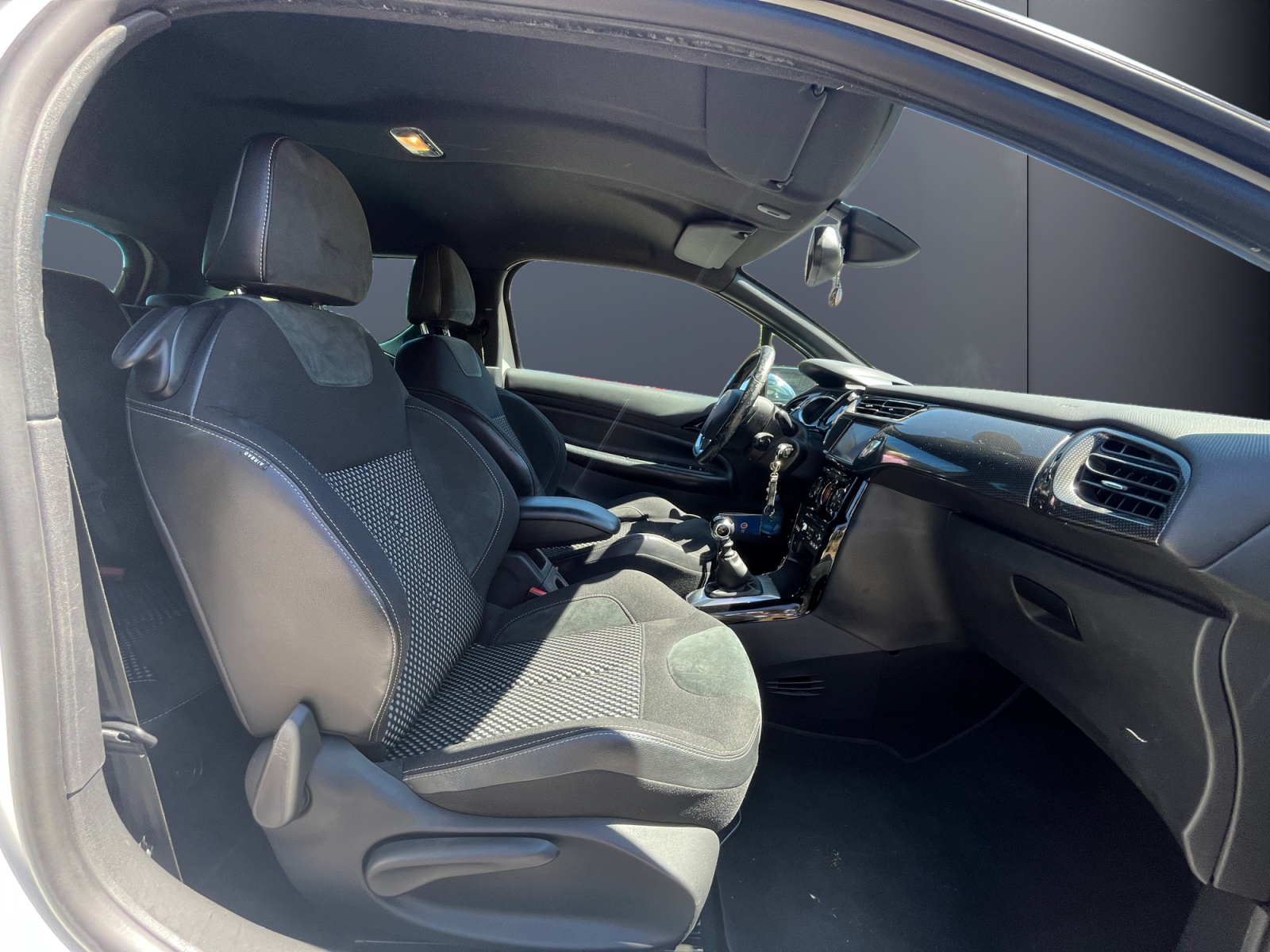 Ds Automobiles Ds3 13