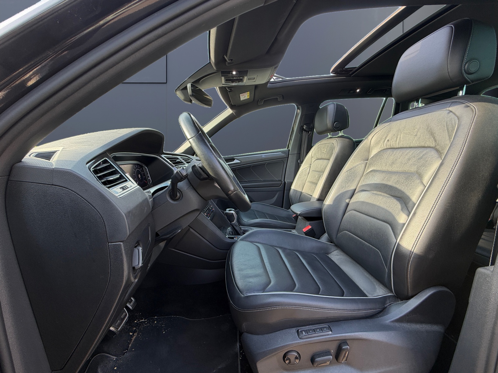Volkswagen Tiguan 9