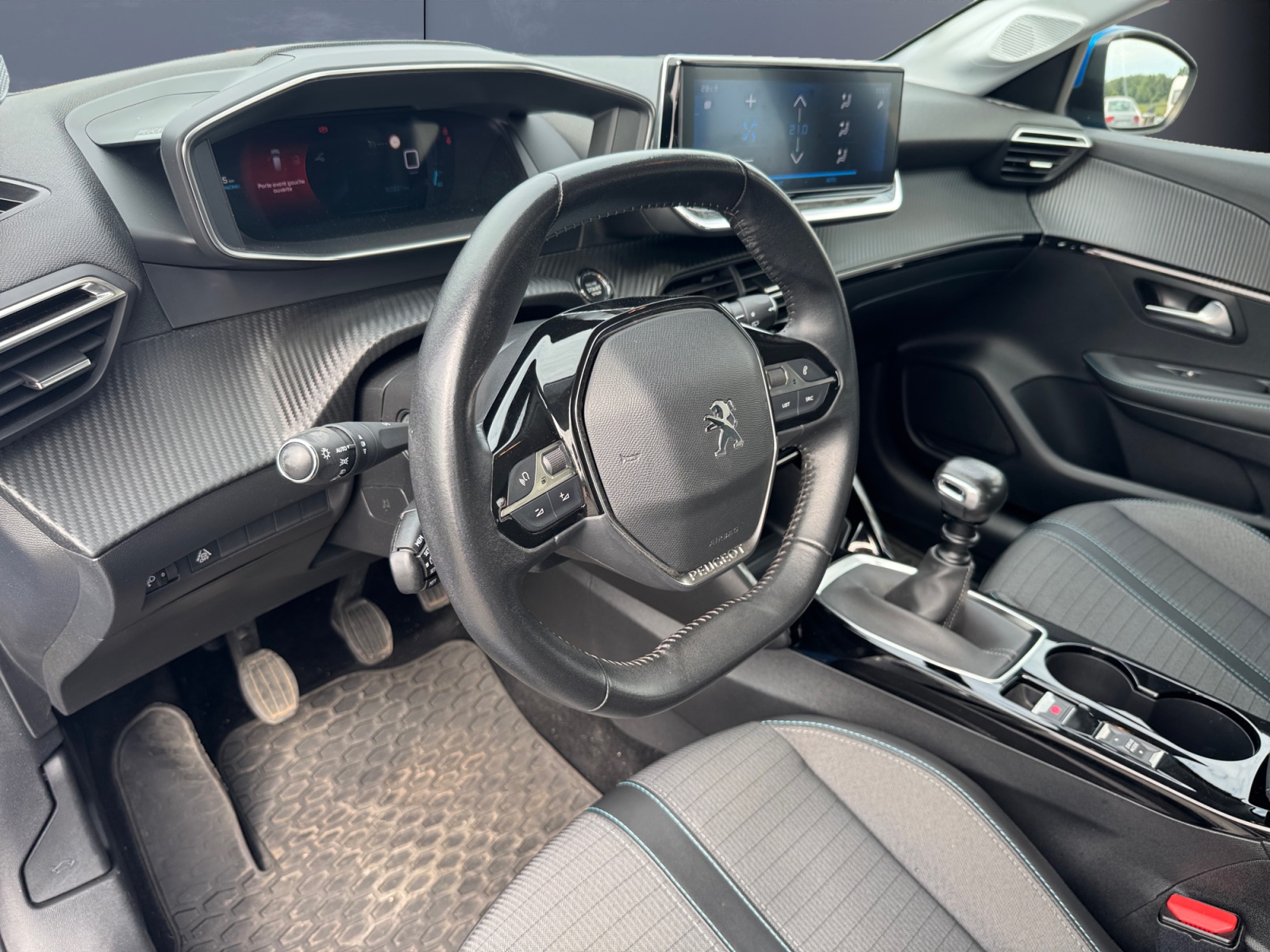 Peugeot 208 8