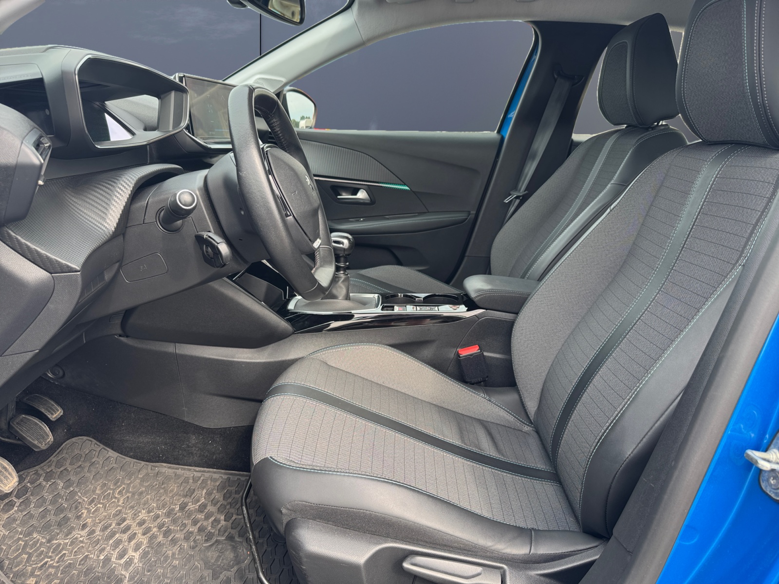 Peugeot 208 9