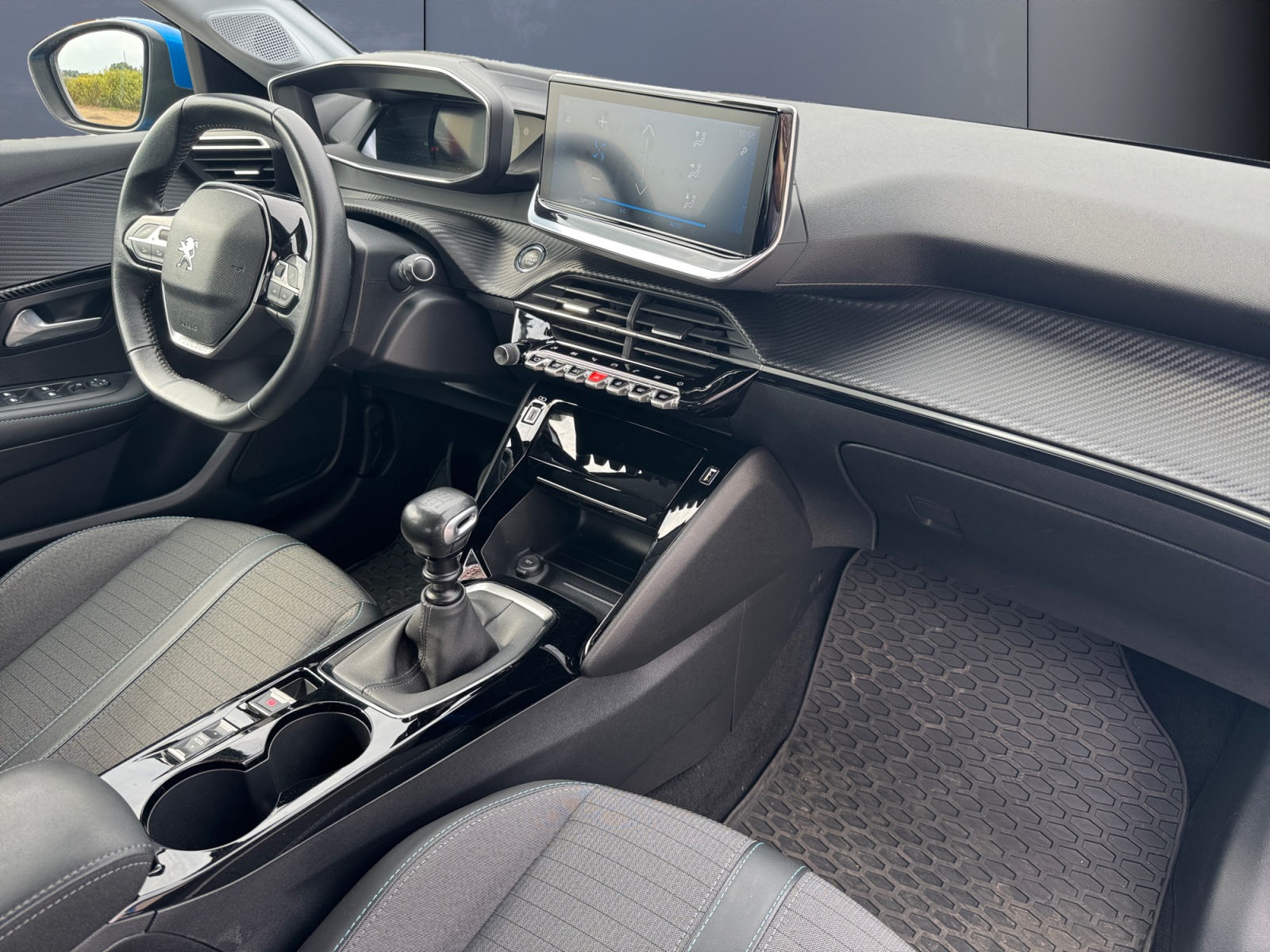 Peugeot 208 12