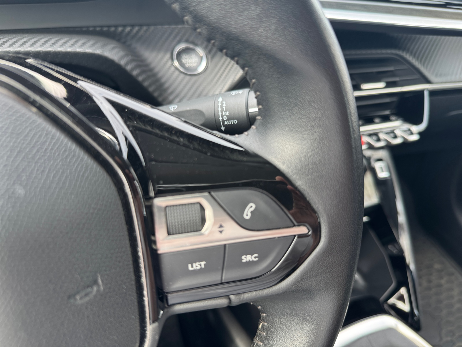 Peugeot 208 26