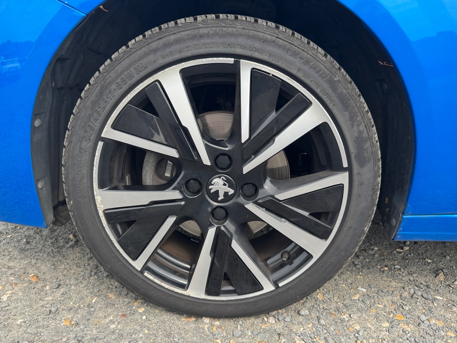 Peugeot 208 32