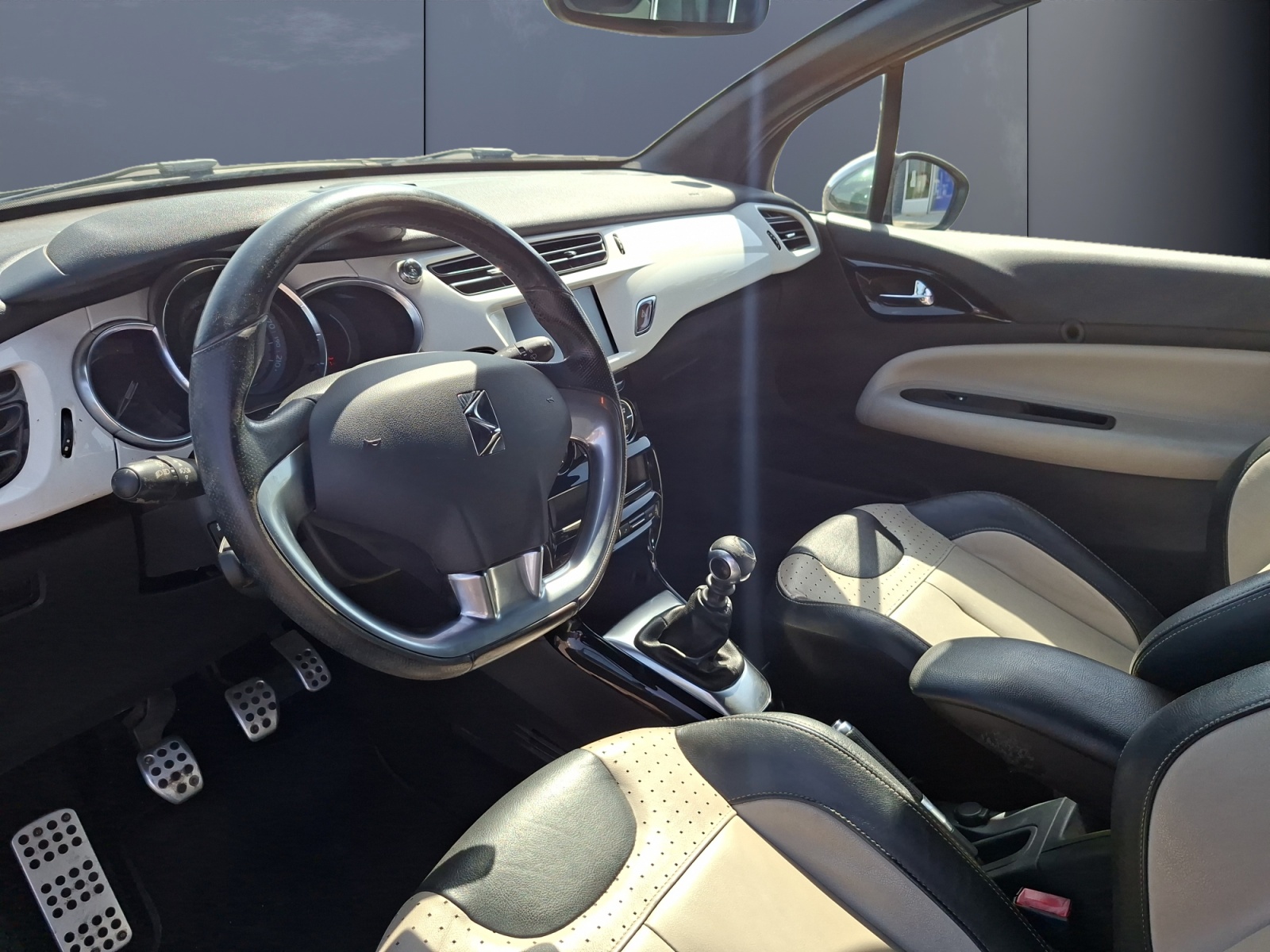 Ds Automobiles Ds3 8
