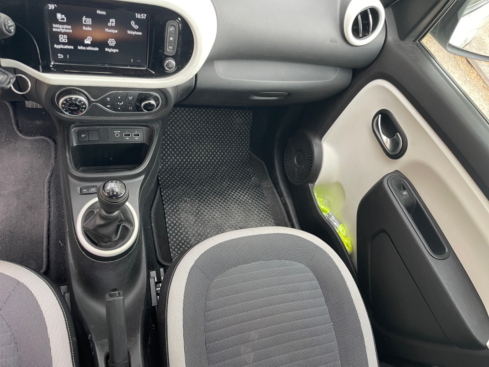 Renault Twingo 23