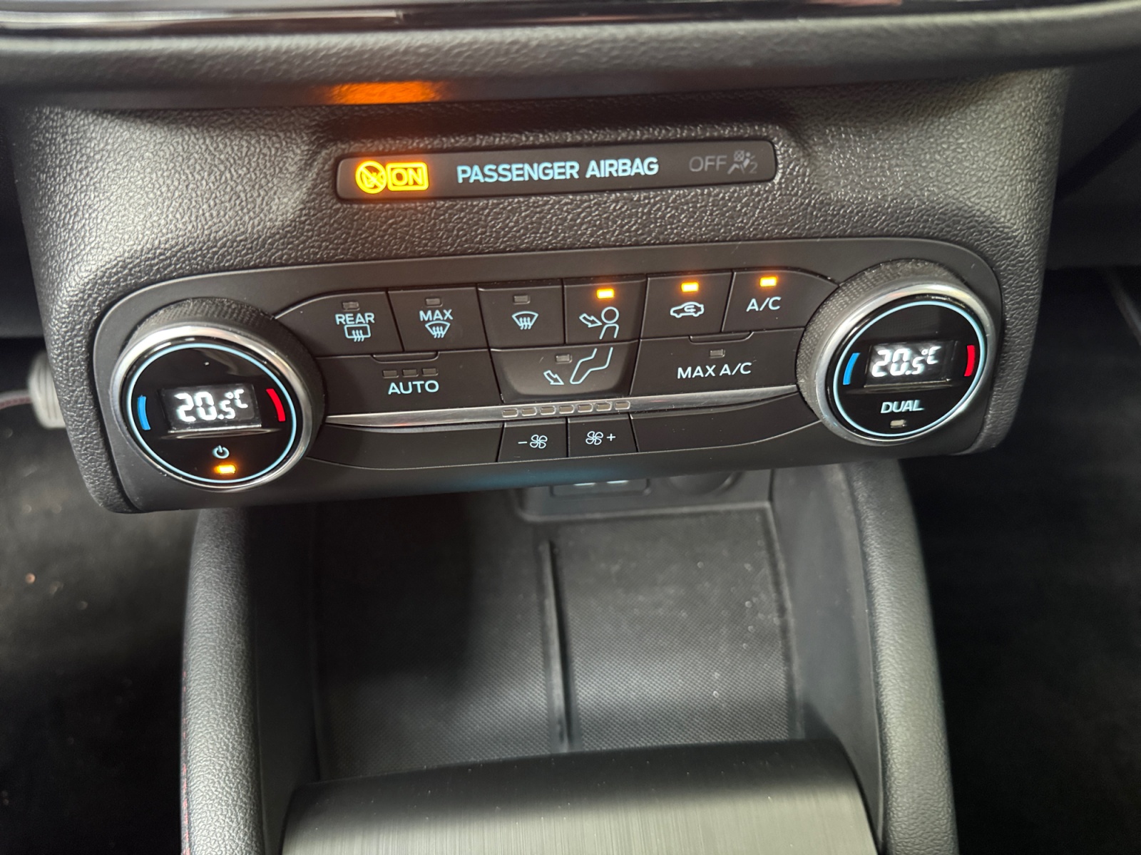 Ford Focus 23