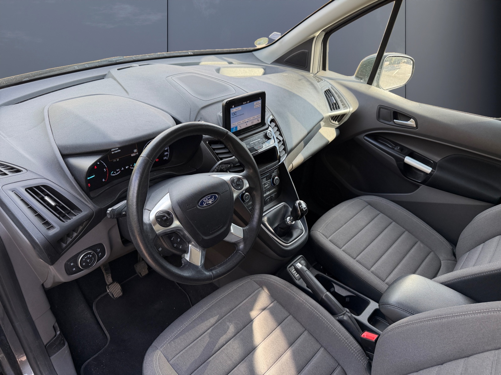 Ford Tourneo Connect 8