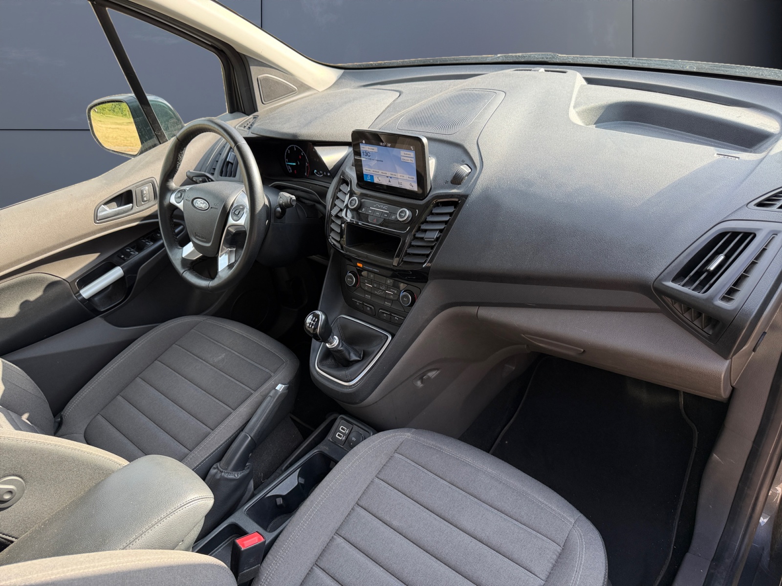 Ford Tourneo Connect 12