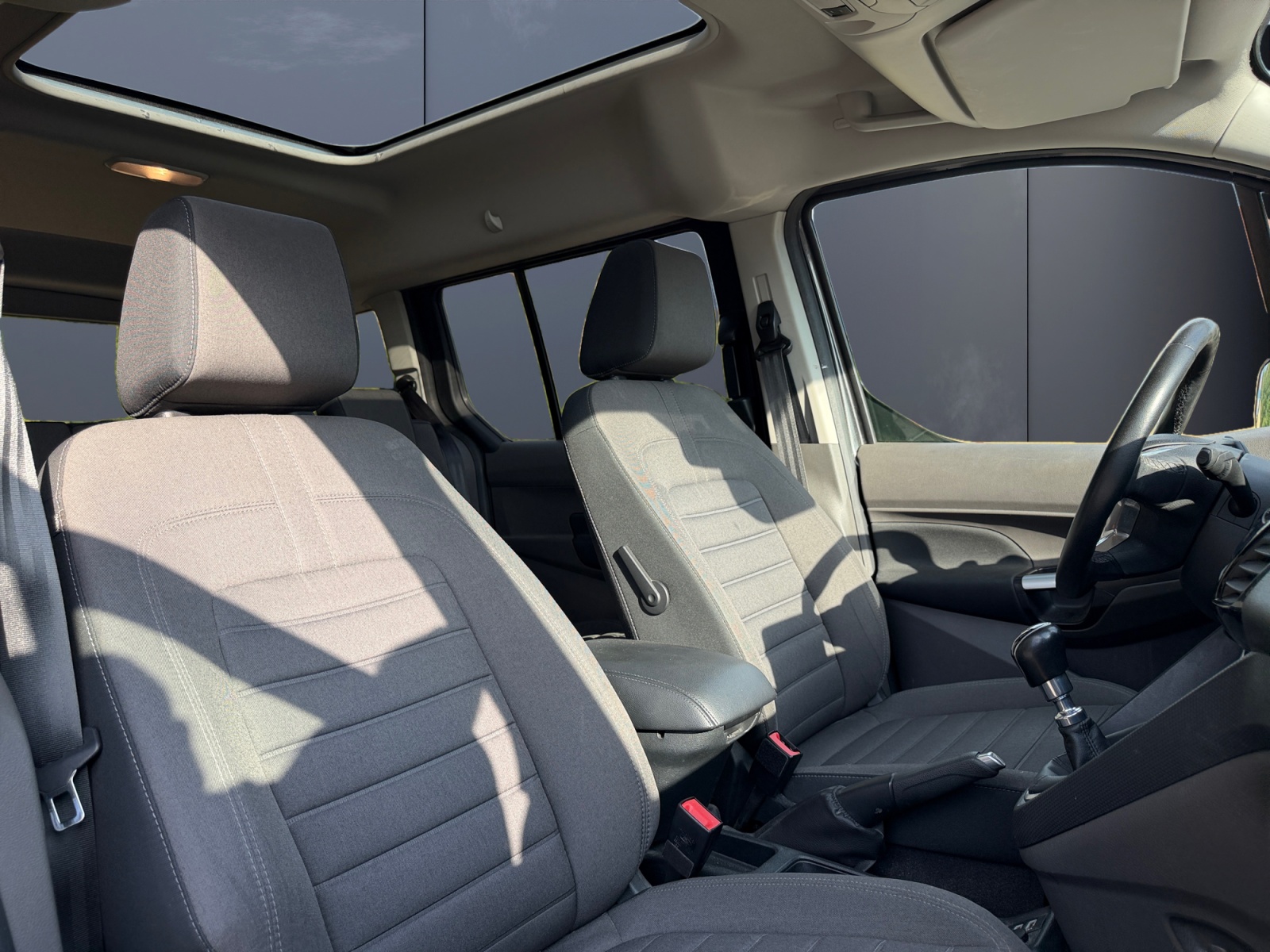 Ford Tourneo Connect 13