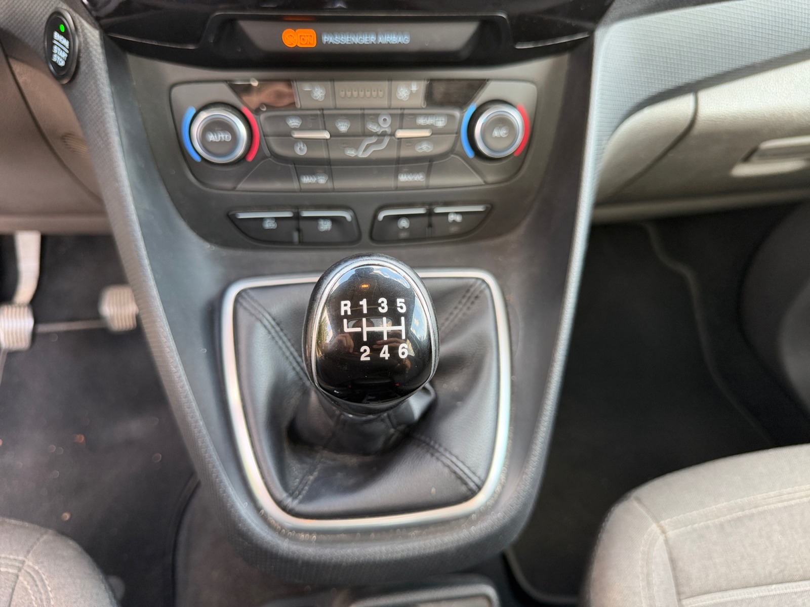 Ford Tourneo Connect 21