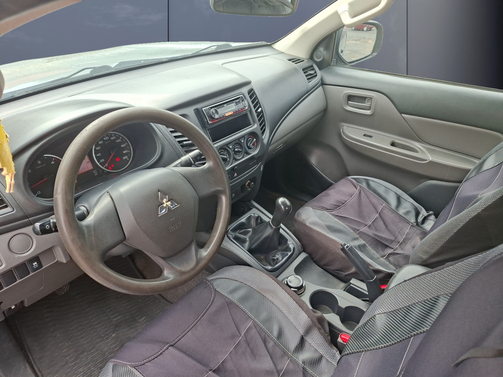 Mitsubishi L200 8