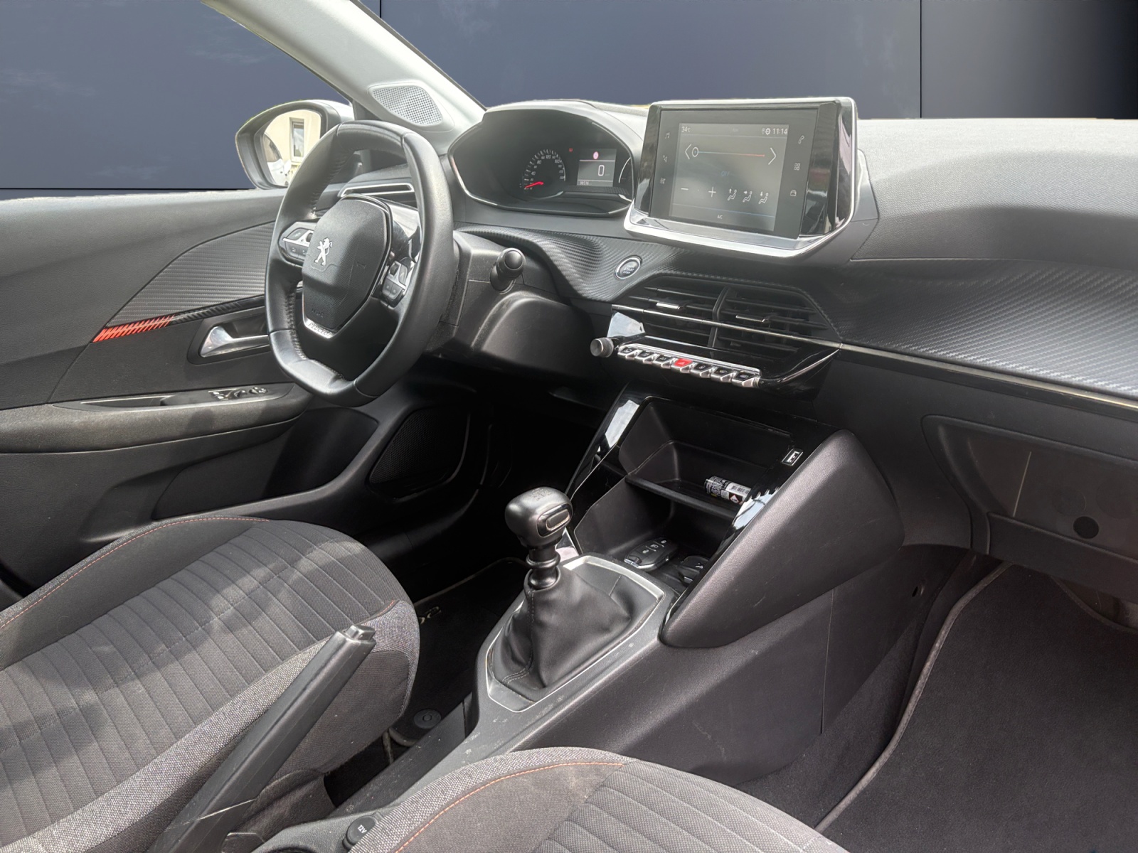 Peugeot 208 12