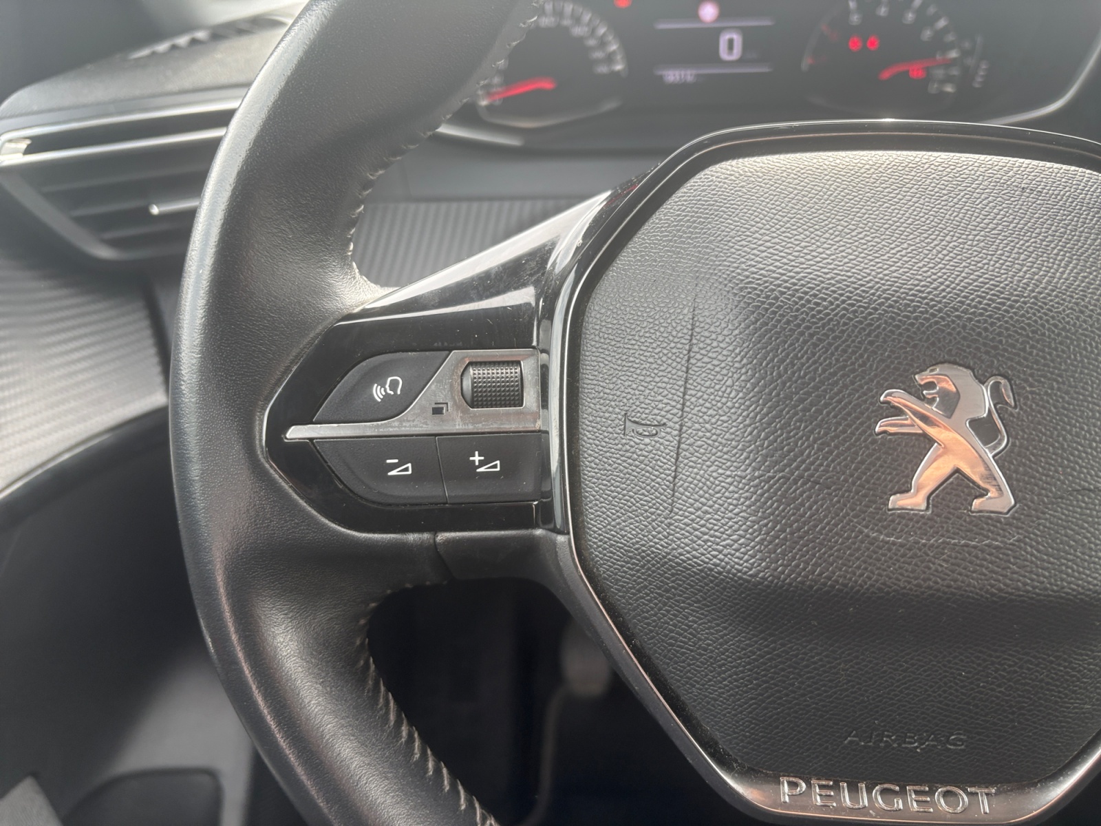 Peugeot 208 17