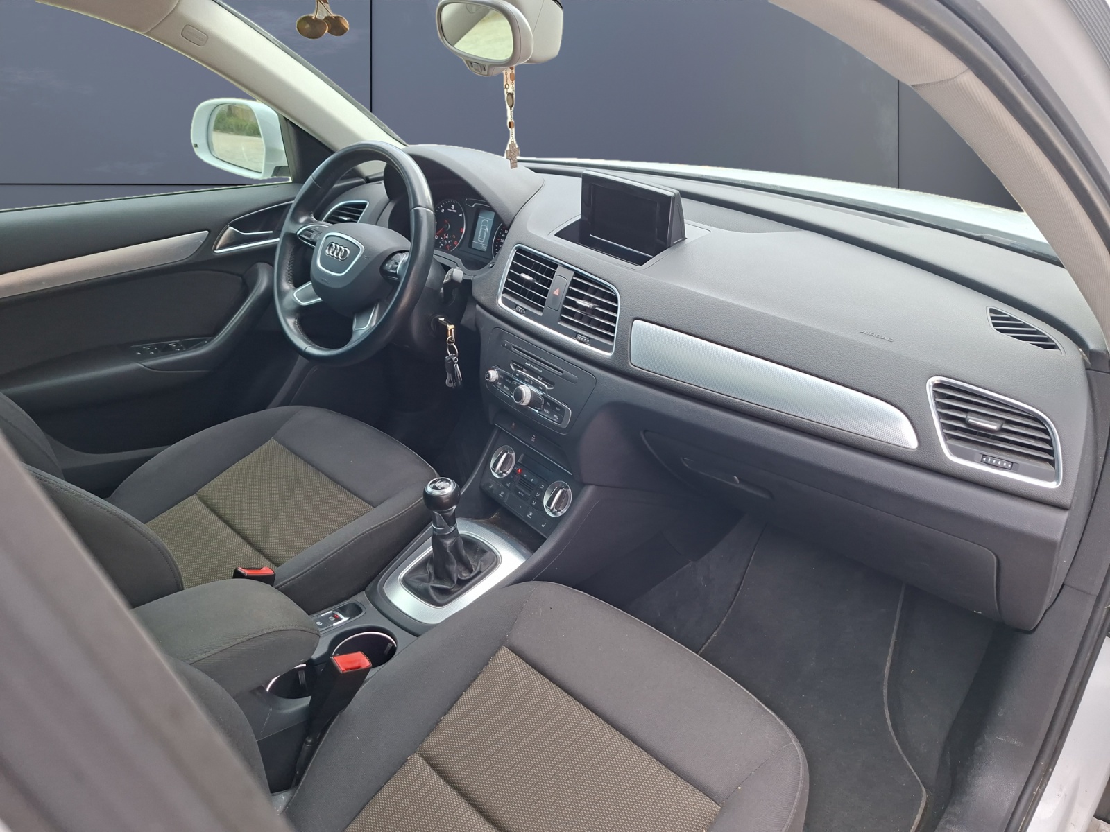 Audi Q3 12