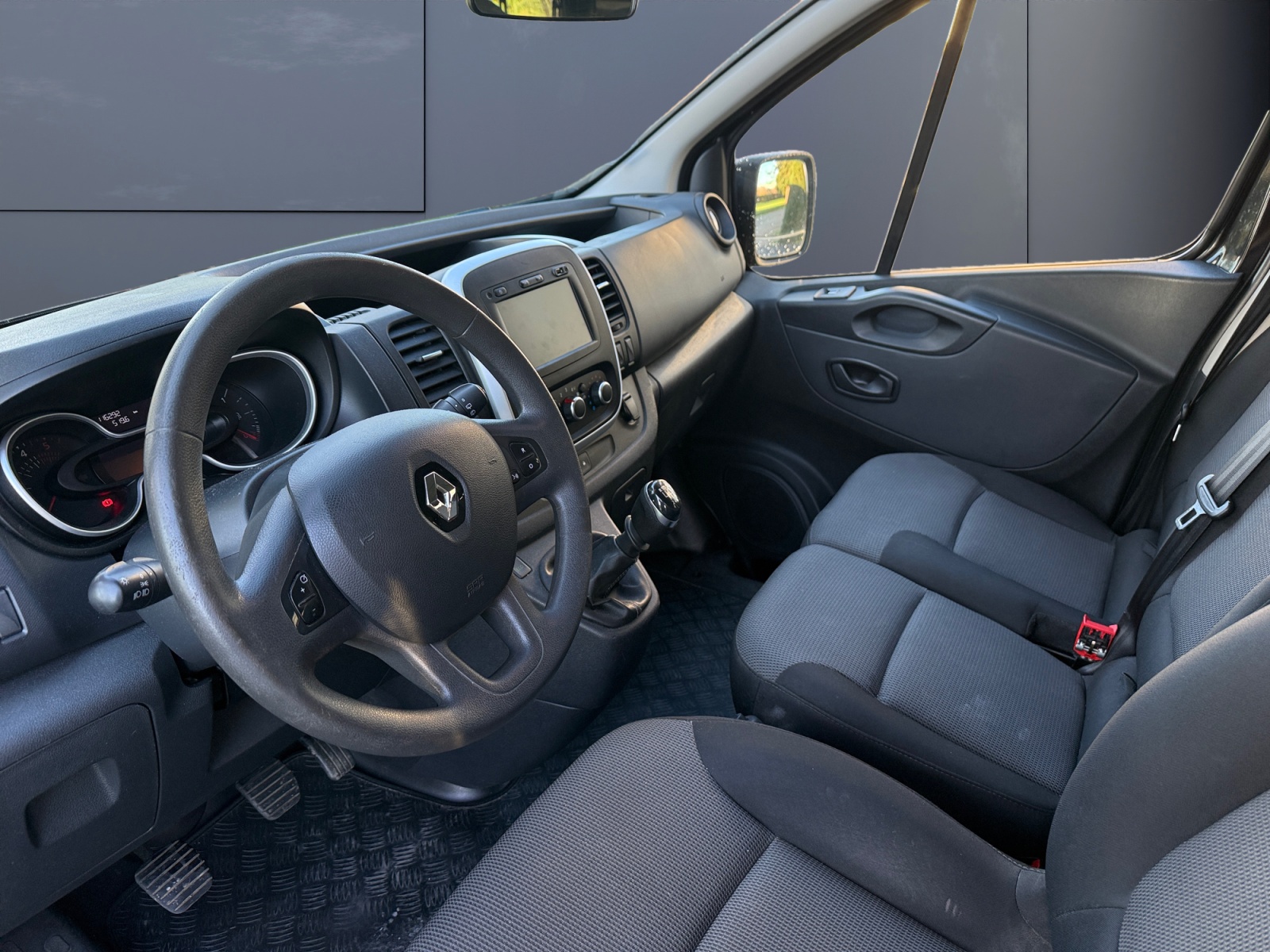 Renault Trafic 8