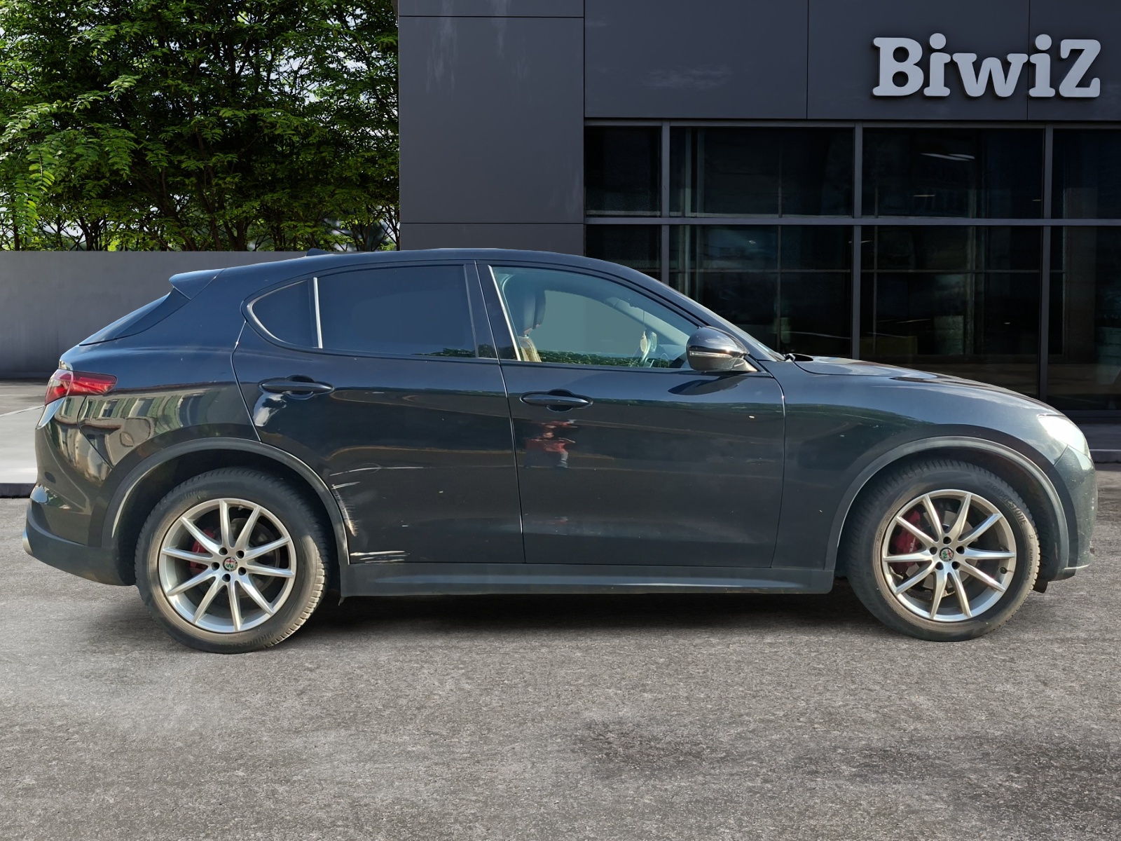 Alfa Romeo Stelvio 5