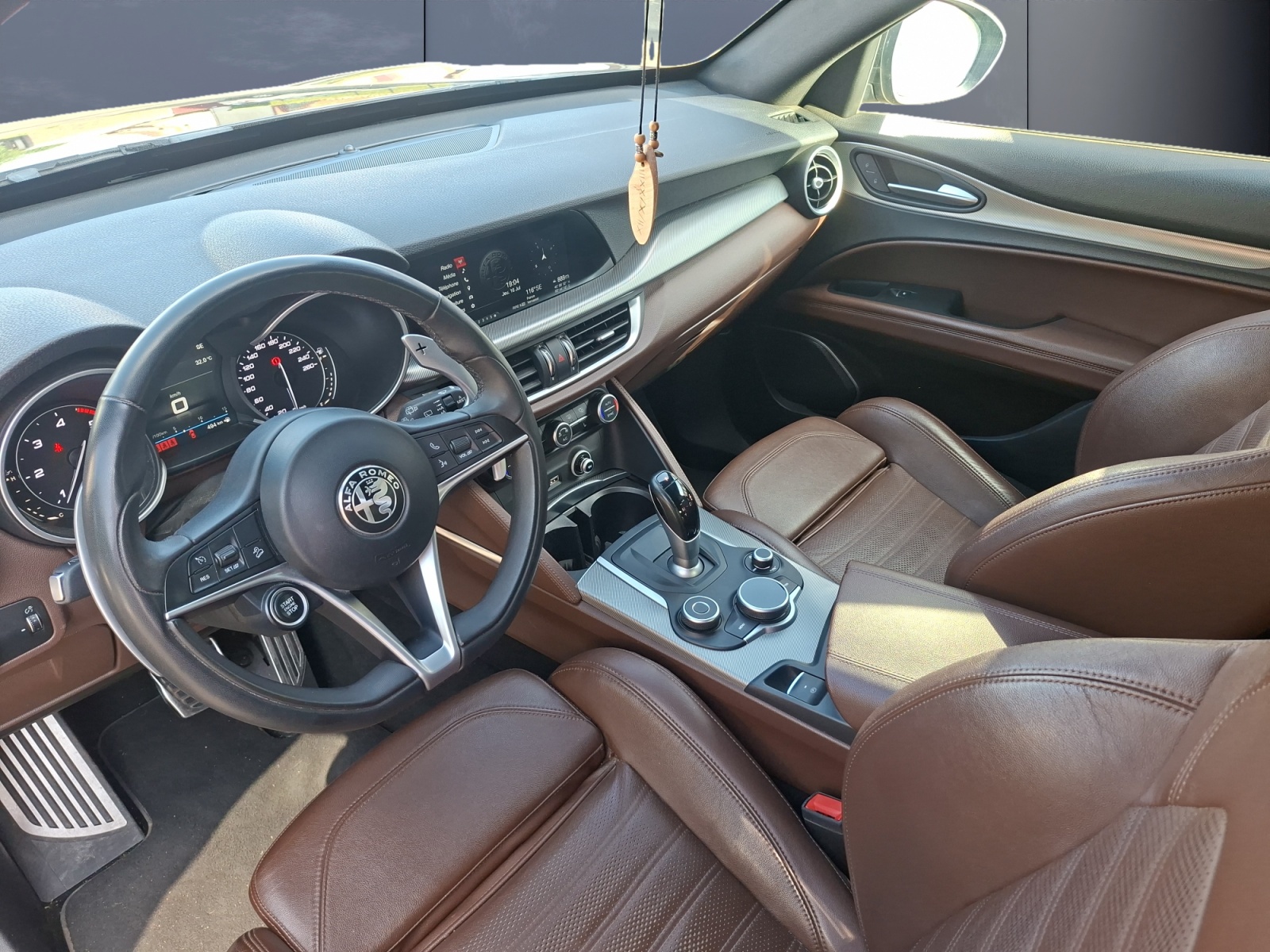 Alfa Romeo Stelvio 8