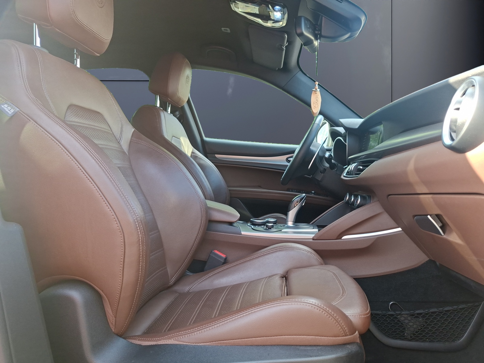 Alfa Romeo Stelvio 13