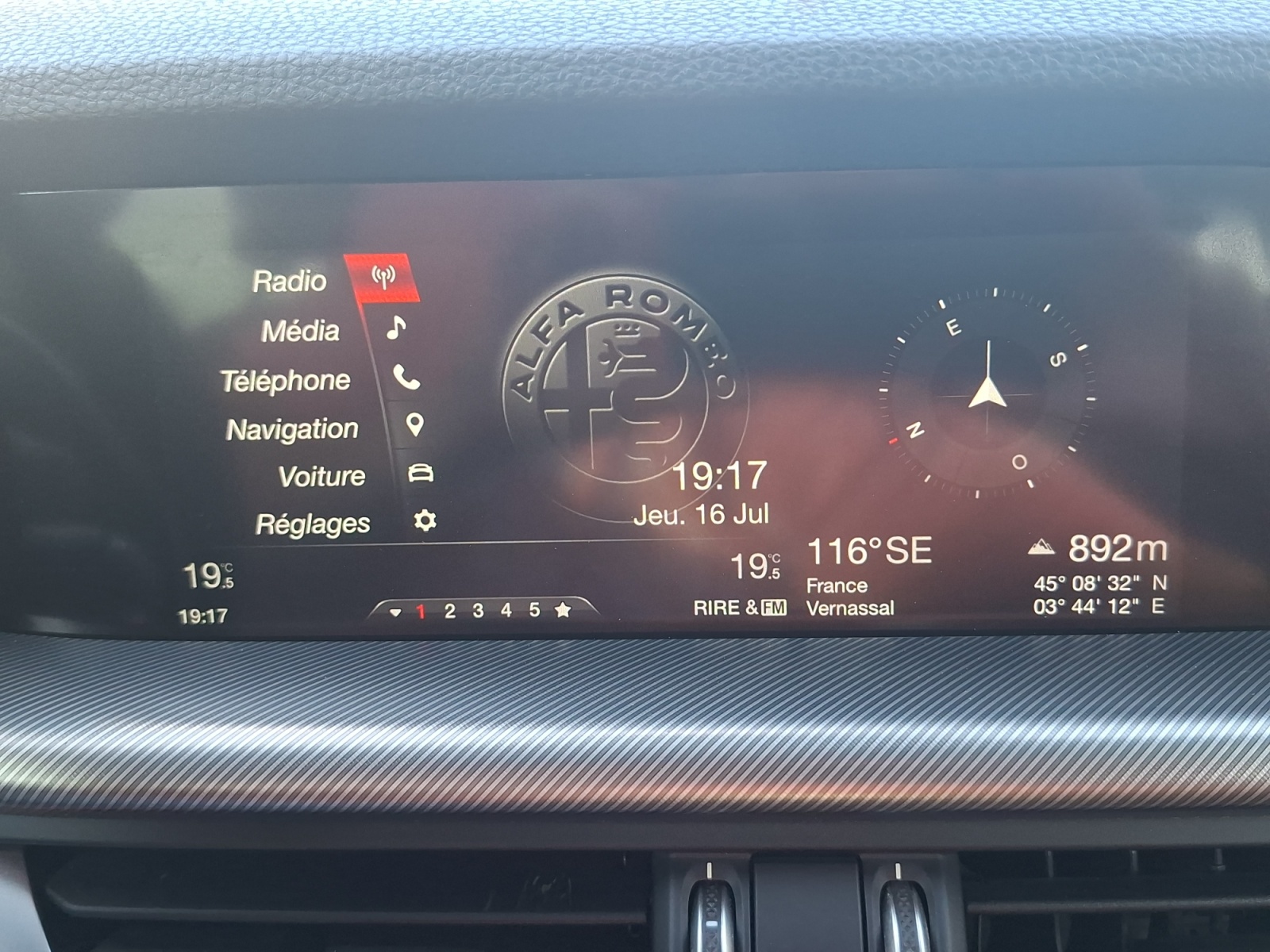 Alfa Romeo Stelvio 21