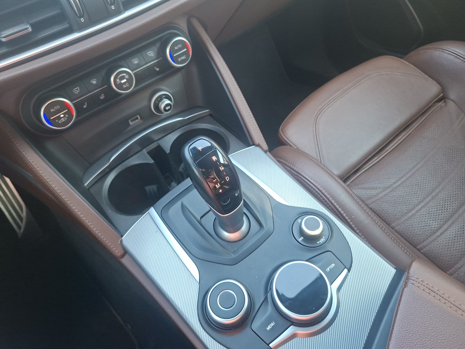 Alfa Romeo Stelvio 28